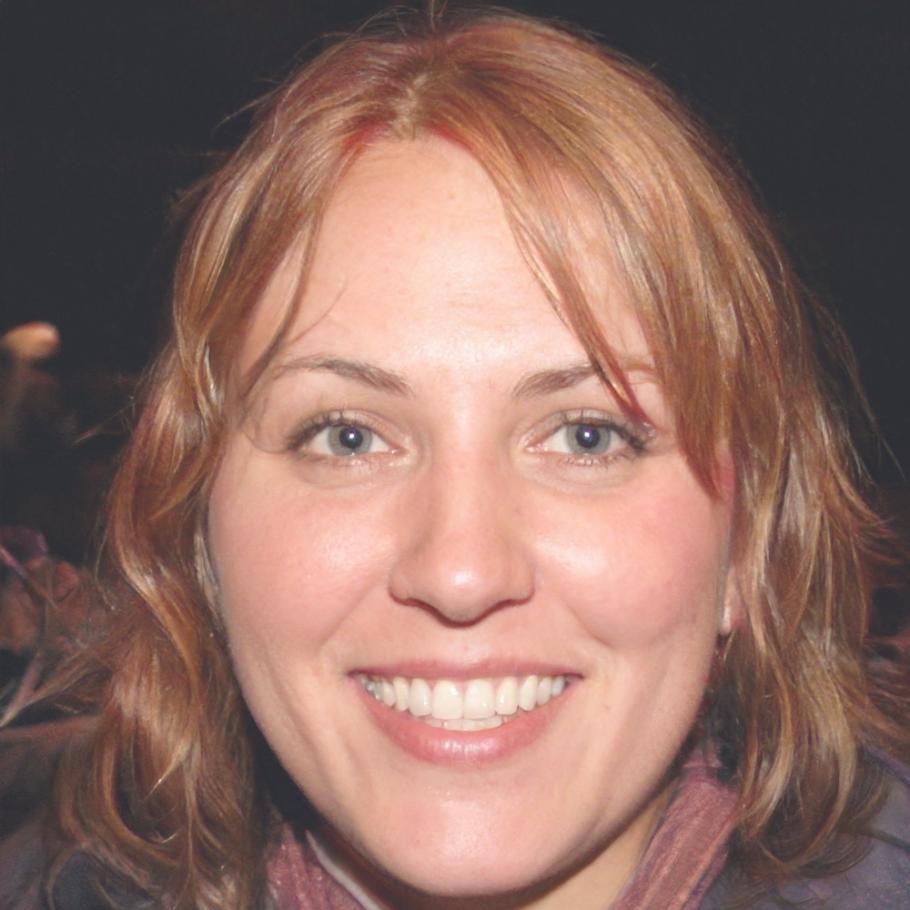 Esperanza Molina, Directora de Educación Financiera